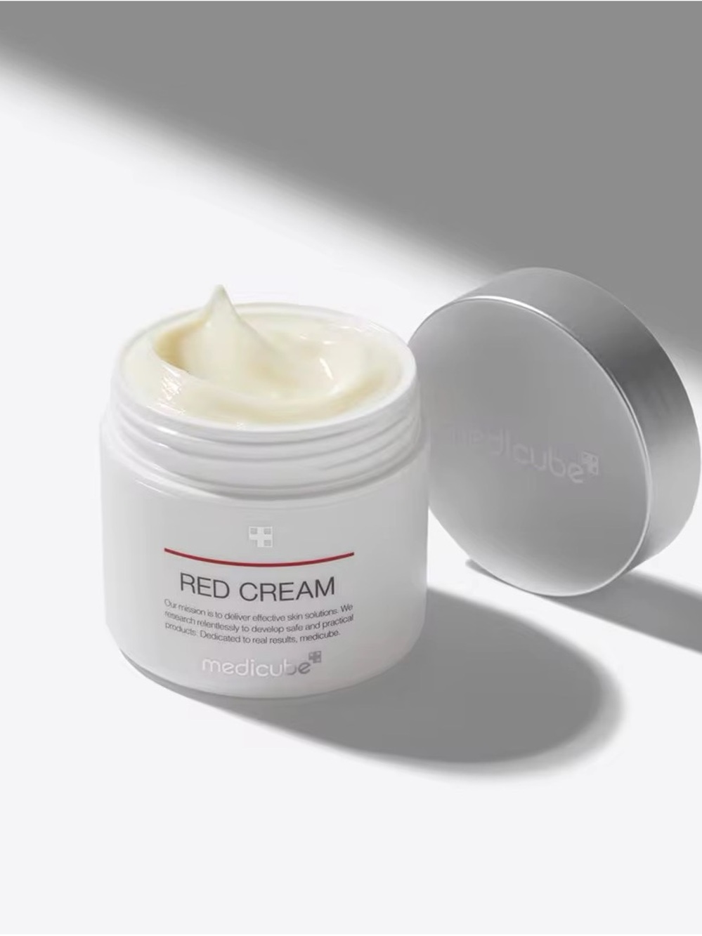 Medicube Red Cream Moisturizer – White Jar with Red Accent - Picture 6 of 6